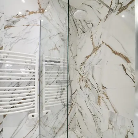 Superbe Studio Refait A Neuf * Paris