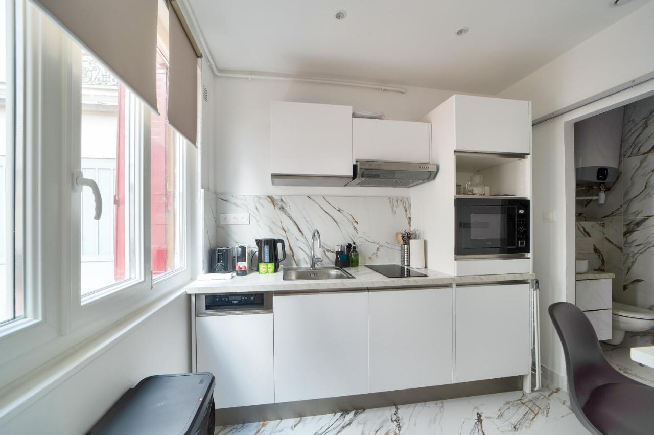 Superbe Studio Refait A Neuf * Paris